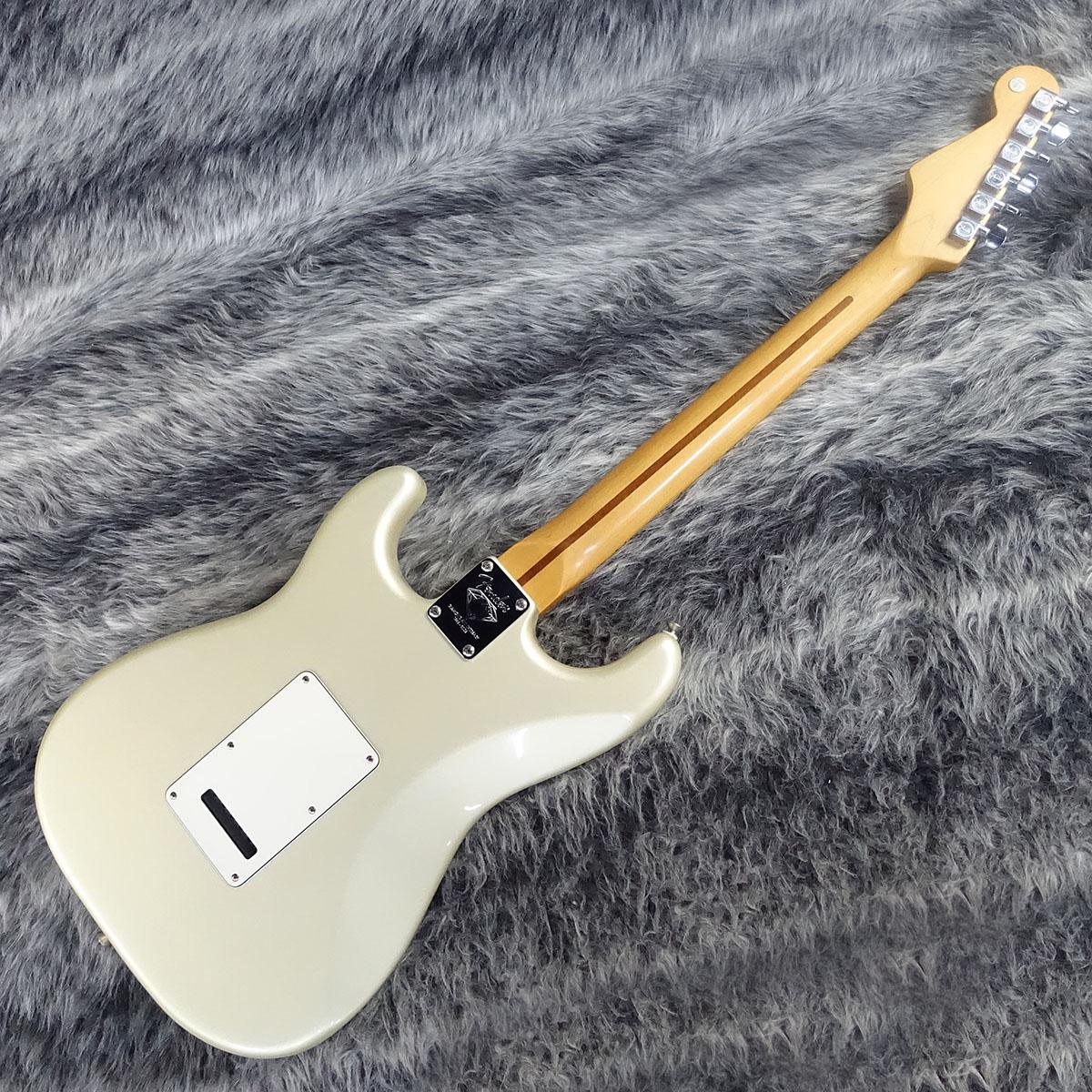 60TH ANNIVERSARY STANDARD STRATOCASTER Blizzard Pearl Fender