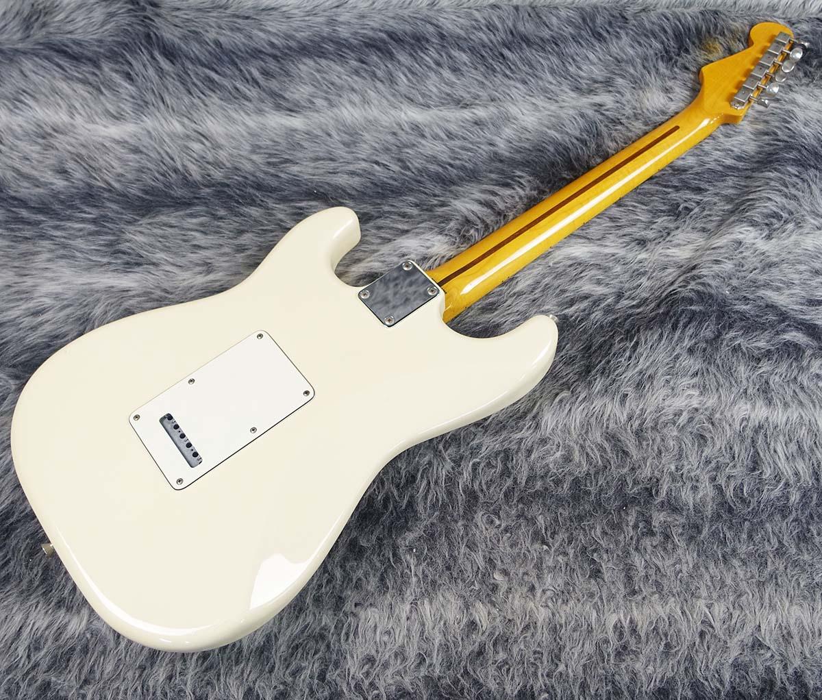 ST57-TX MOD Vintage White Fender Japan エレクトリックギター