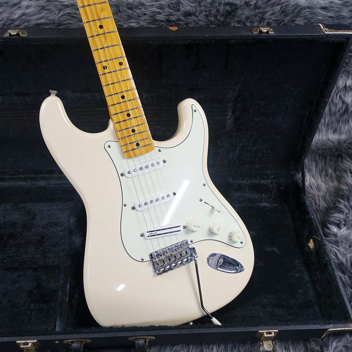 ST57-TX MOD Vintage White Fender Japan エレクトリックギター