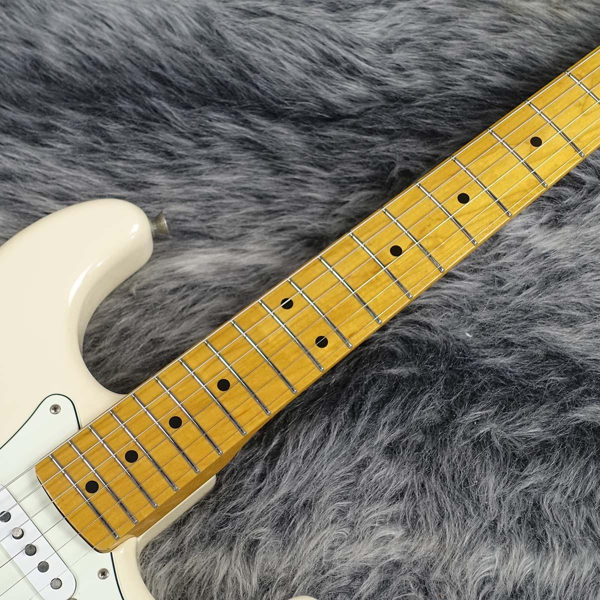 ST57-TX MOD Vintage White Fender Japan エレクトリックギター
