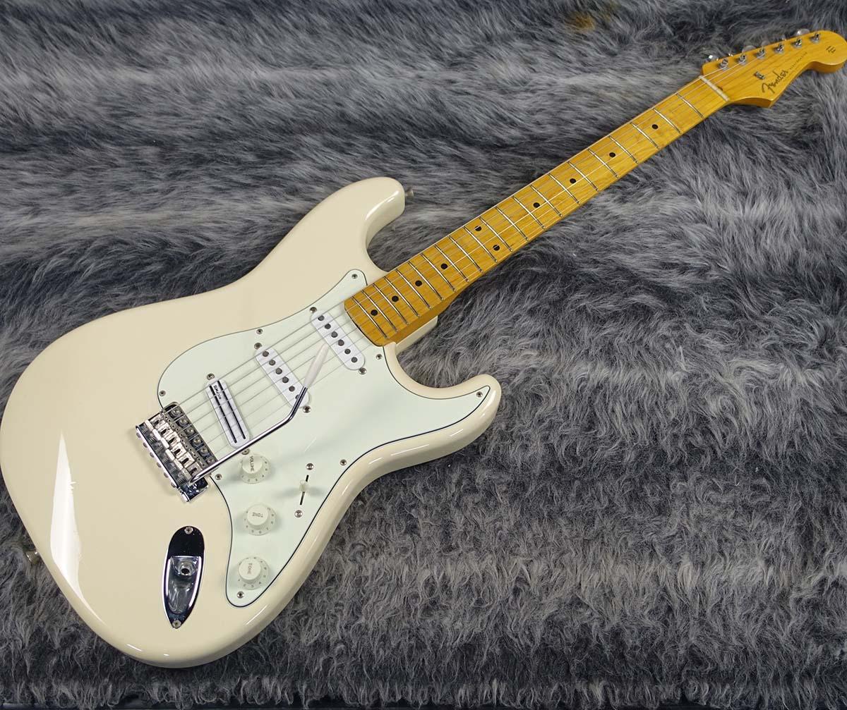 ST57-TX MOD Vintage White Fender Japan エレクトリックギター