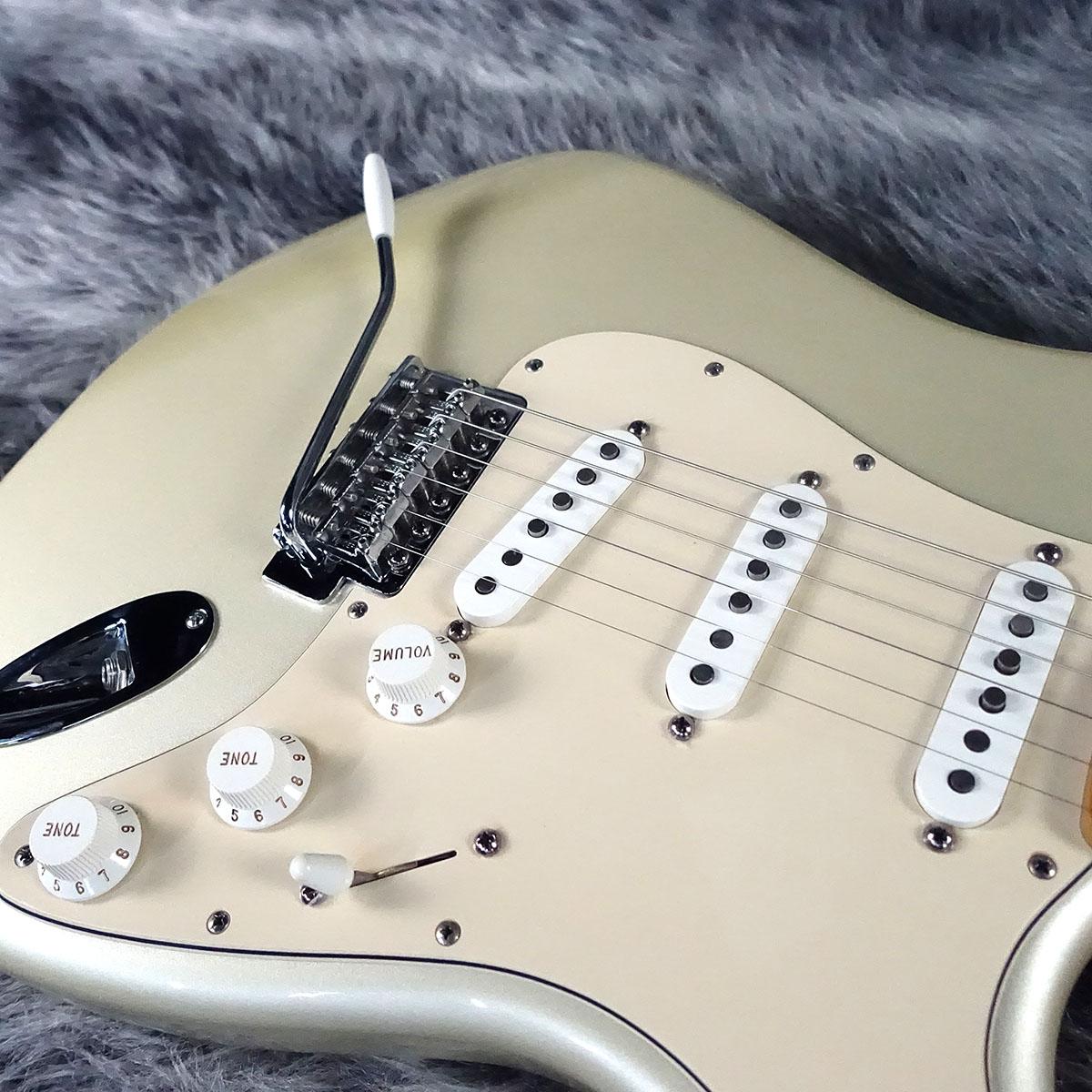 60TH ANNIVERSARY STANDARD STRATOCASTER Blizzard Pearl Fender