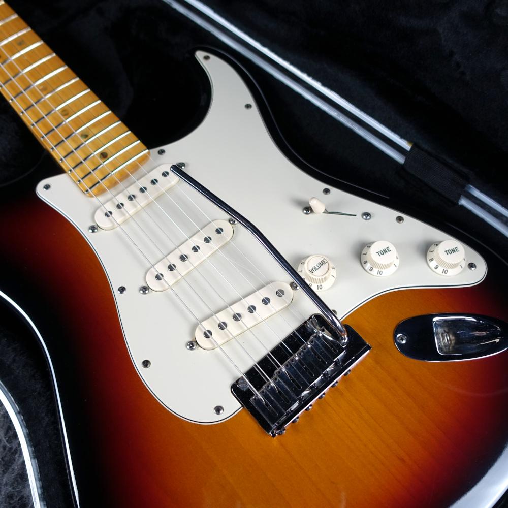 Fender USA 50th Anniversary American Deluxe Stratocaster 3-Color