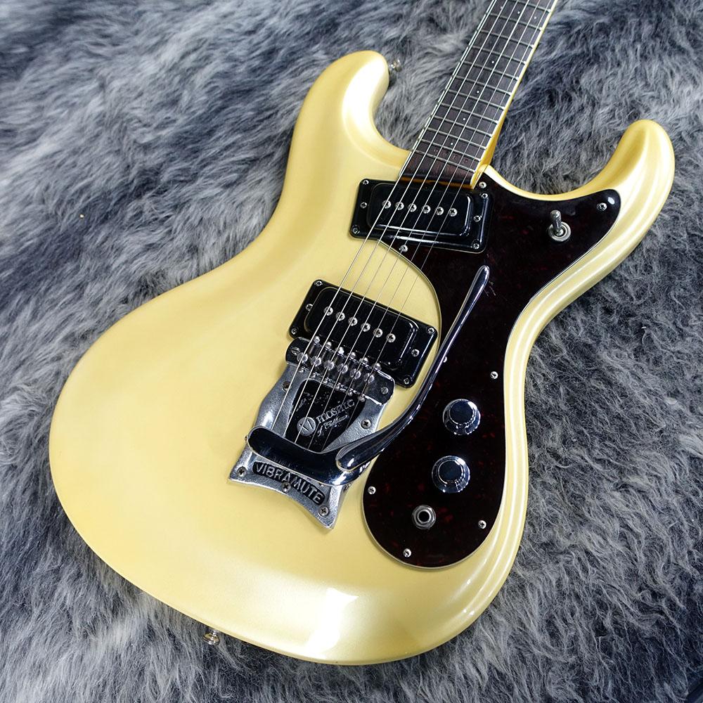 The Ventures model Pearl White