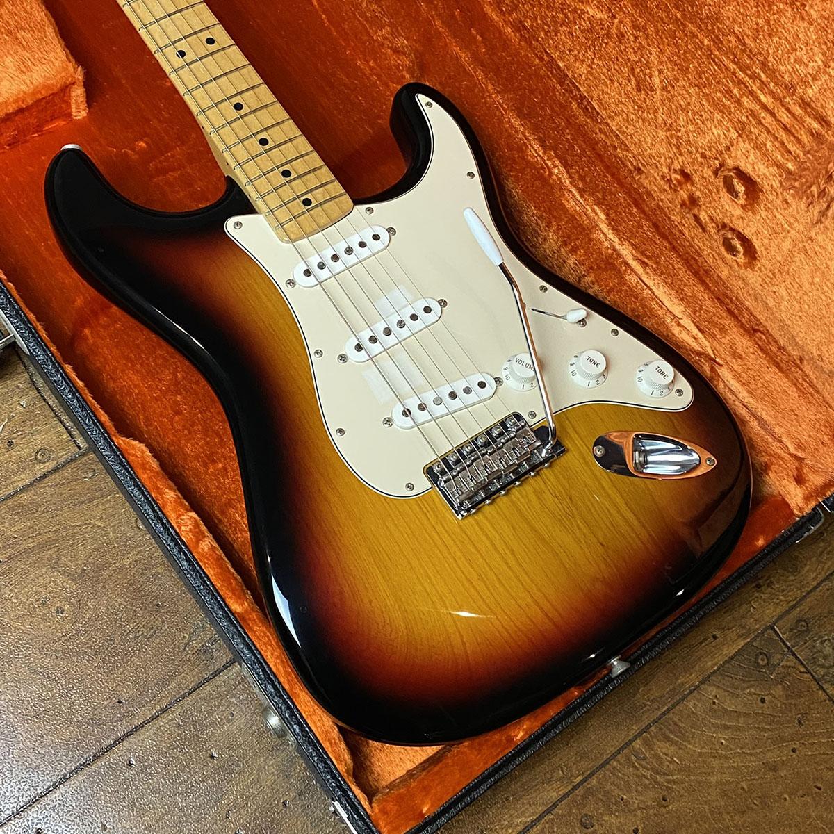 Fender USA American Vintage 70 Stratocaster 3Color Sunburst