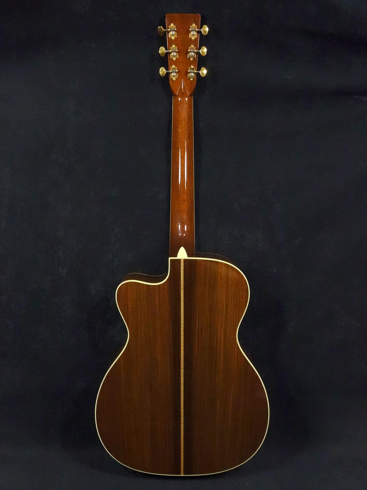 Martin 000C-42 1310 ”Isato Nakagawa Signature Edition” <マーティン>｜平野楽器 ロッキン  オンラインストア