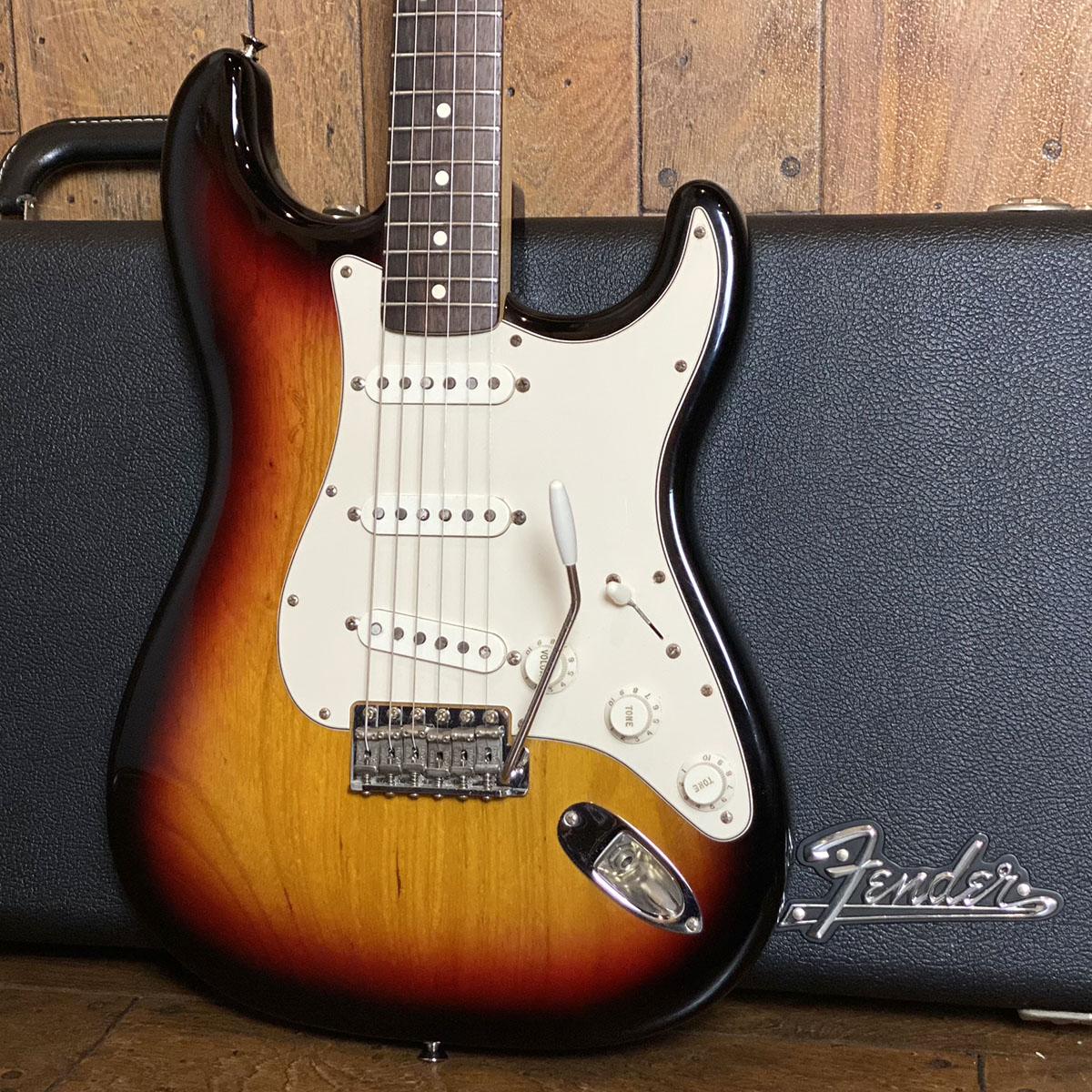 Fender USA American Vintage 70s Stratocaster 3Color Sunburst 2007 